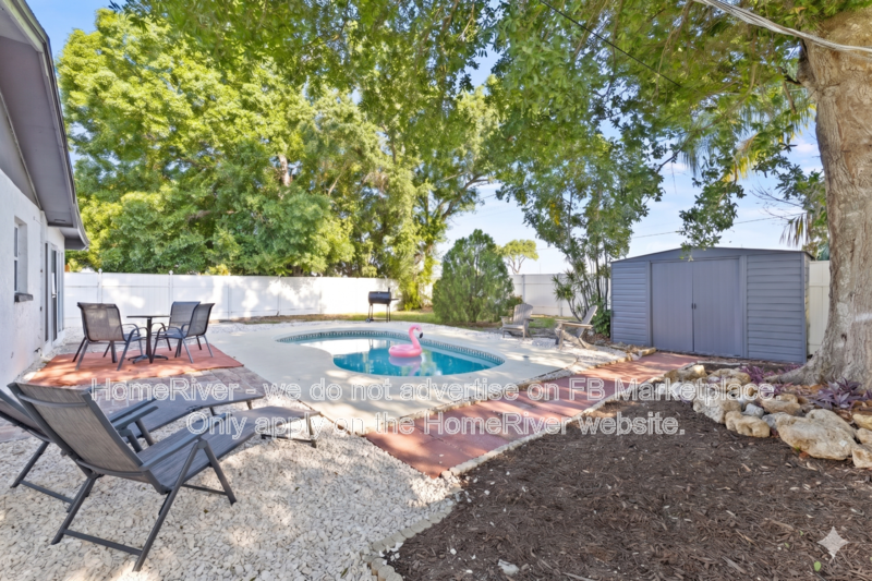 POOL!! property image