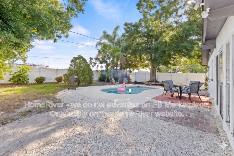 POOL!! property image