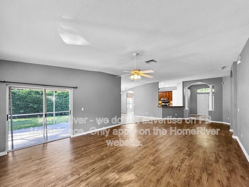 Spacious 3BR Pool Home - Pet Friendly -  Fishhawk Living property image