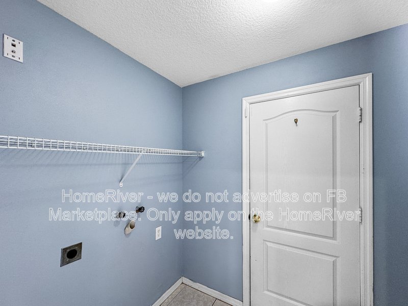 Spacious 3BR Pool Home - Pet Friendly -  Fishhawk Living property image