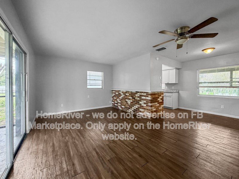 Available Now| Pets Welcome | 3 Beds| Covered Carport property image