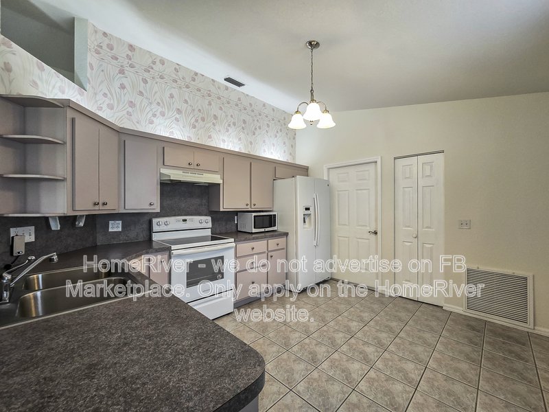 Apply Now !!! 2305 NE 40TH AVE property image