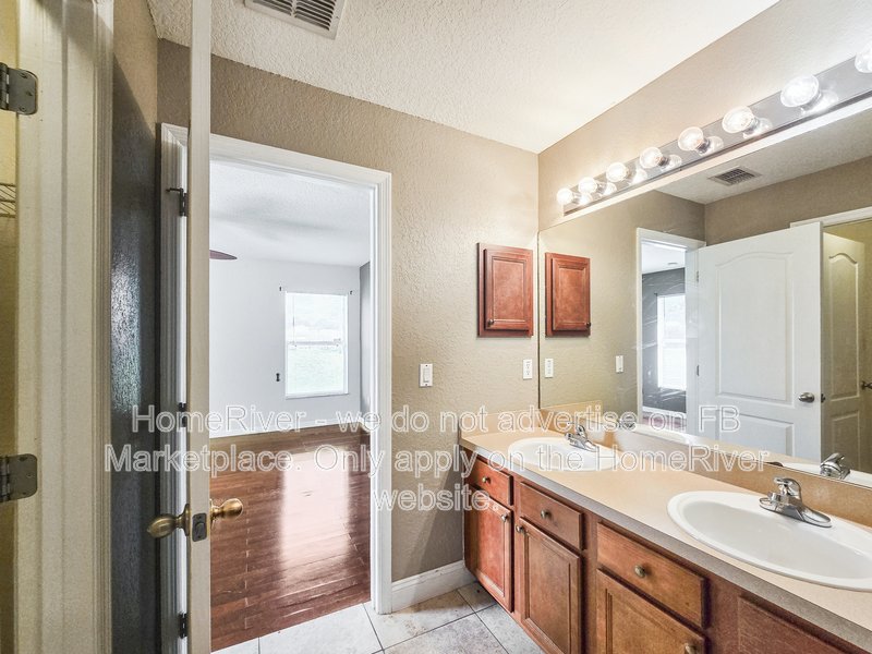 Apply Now!!! 705 LAKE DIAMOND AVE, property image