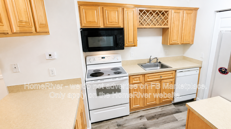 2 bed, 2 bath 2nd floor condo with screened porch and washer &amp; dryer property image