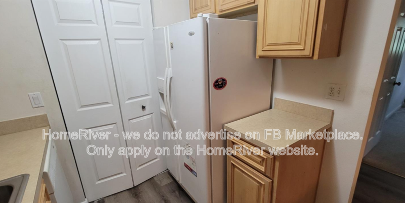 2 bed, 2 bath 2nd floor condo with screened porch and washer &amp; dryer property image