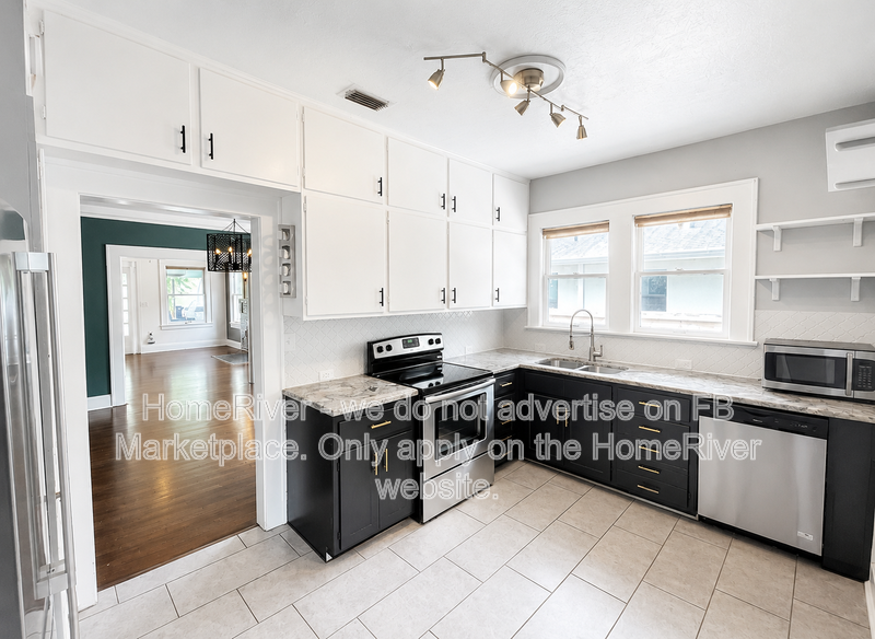 Charming 3 bedroom, pet-friendly  home with garage and fenced yard property image