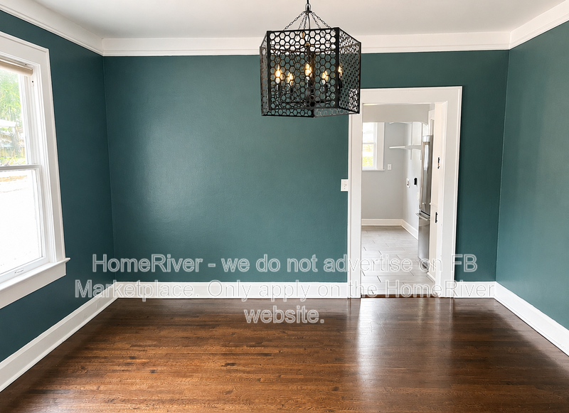 Charming 3 bedroom, pet-friendly  home with garage and fenced yard property image