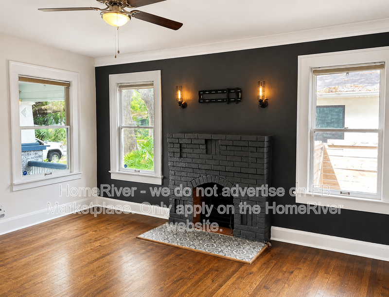 Charming 3 bedroom, pet-friendly  home with garage and fenced yard property image