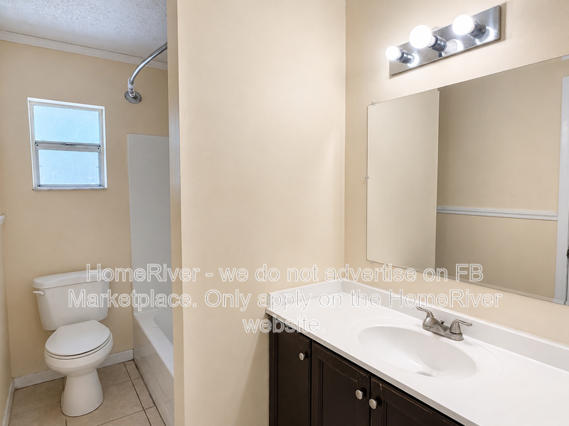 3 bedroom pet-friendly home with large yard and washer and dryer property image