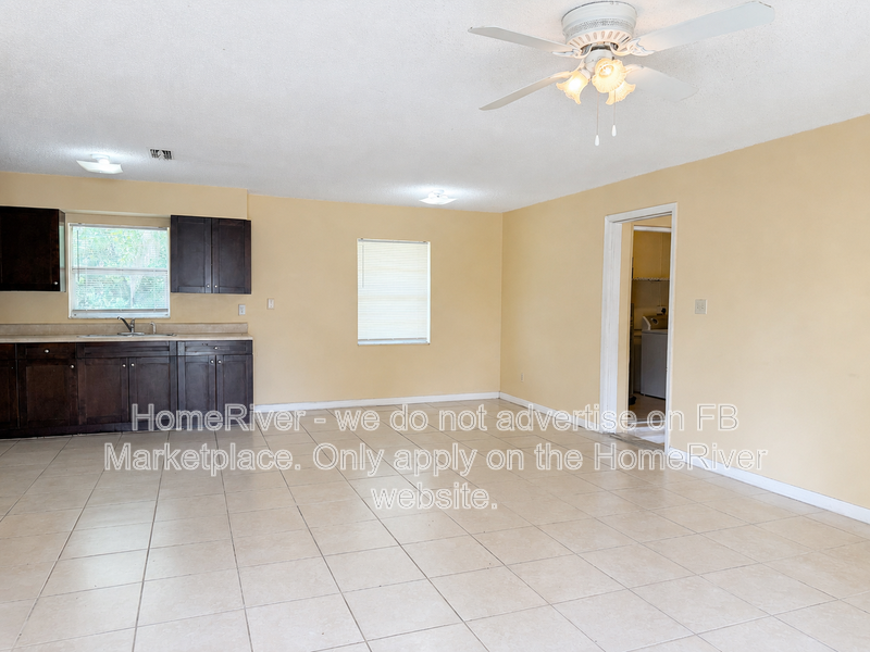 3 bedroom pet-friendly home with large yard and washer and dryer property image