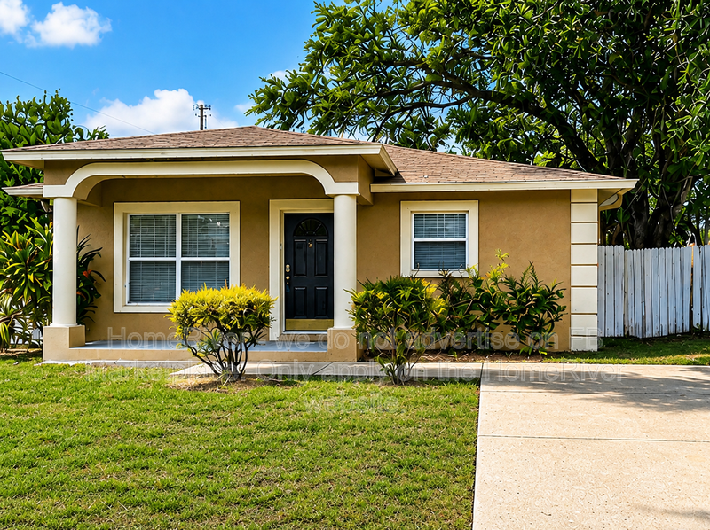 Pet-friendly 3 bedroom Bungalow w/fenced yard, and washer  and dryer property image