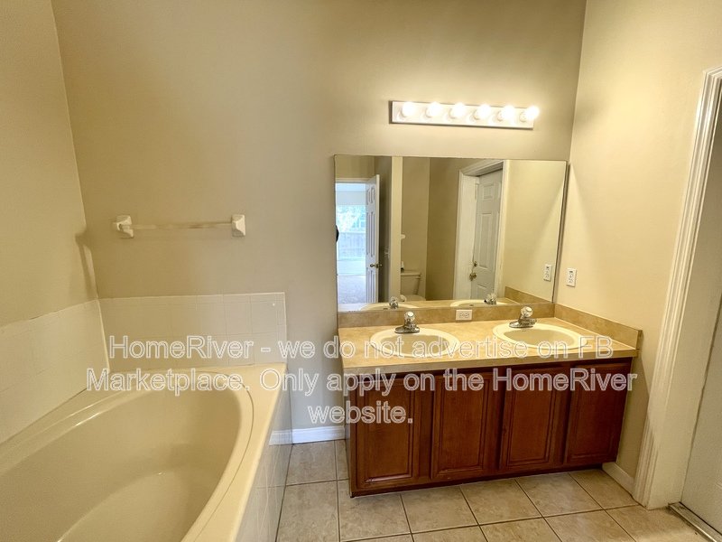 Pet Friendly | Attached Garage | Fenced Yard | Covered Lanai property image