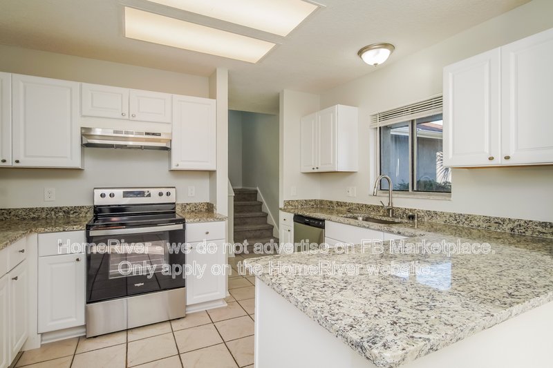 Coming Soon | Pets Welcome | 4 beds | Screened in Lanai property image