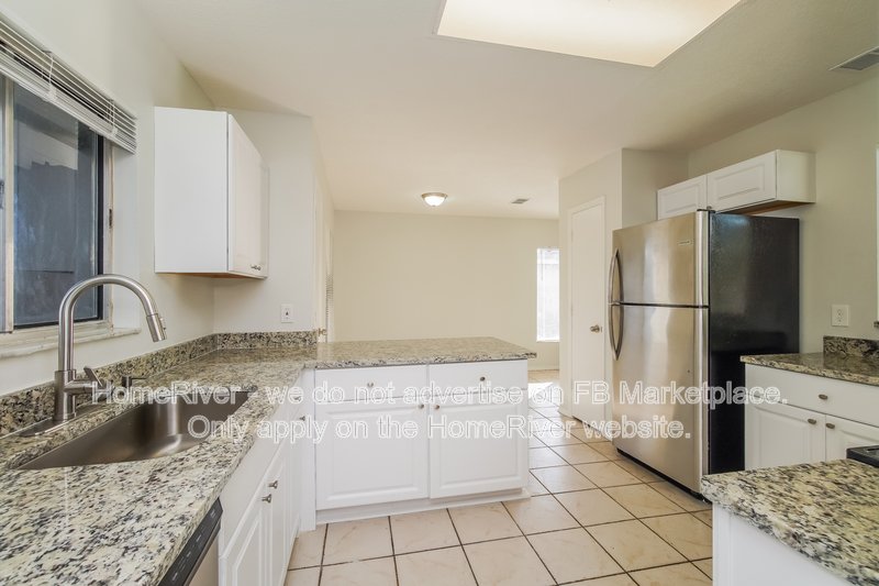 Coming Soon | Pets Welcome | 4 beds | Screened in Lanai property image