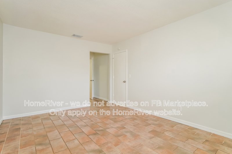 Coming Soon | Pets Welcome | 4 beds | Screened in Lanai property image