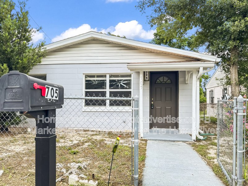 Available Now| 3 Beds | Pets Welcome property image
