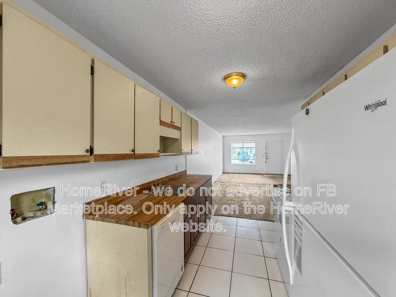 APPLY NOW!!! 741 W ROSEWOOD LN property image