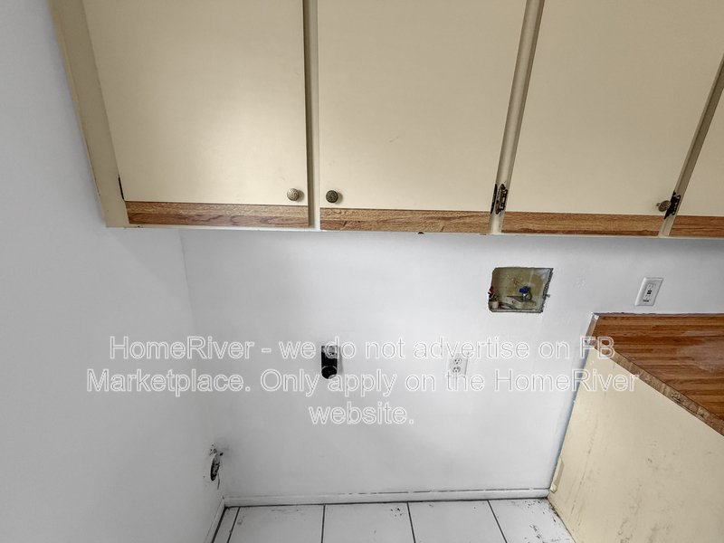 APPLY NOW!!! 741 W ROSEWOOD LN property image