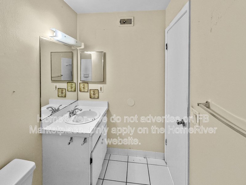 APPLY NOW!!! 741 W ROSEWOOD LN property image