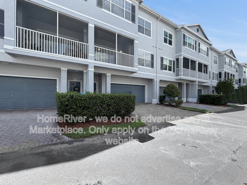 Guard Gated Community!!! 2532 Grand Central Pkwy Apt 4-16 property image