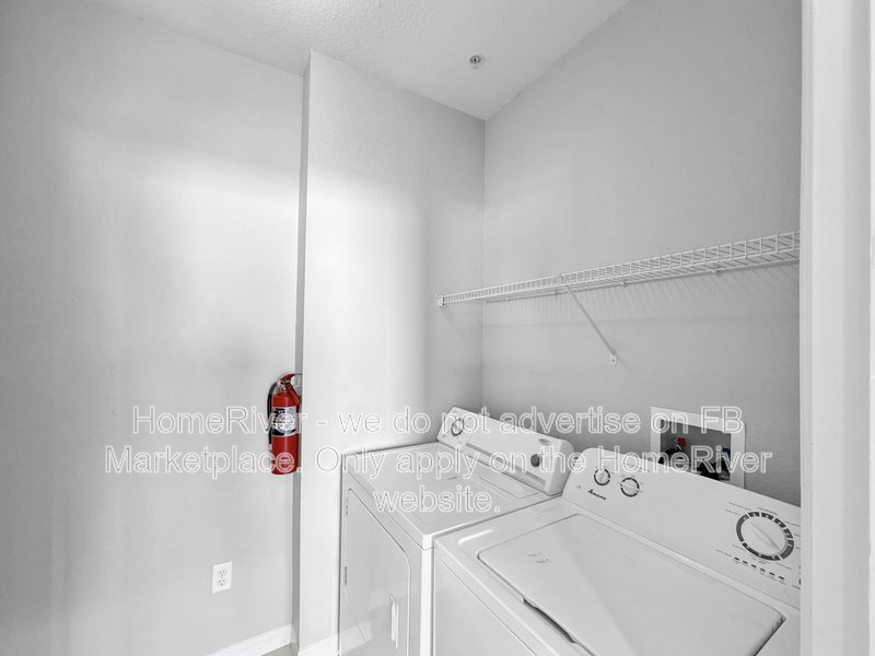 Guard Gated Community!!! 2532 Grand Central Pkwy Apt 4-16 property image