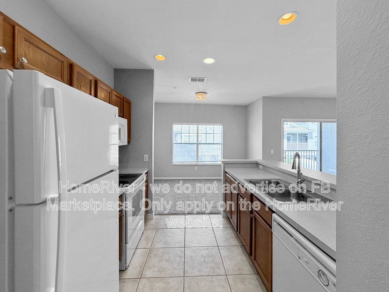 Guard Gated Community!!! 2532 Grand Central Pkwy Apt 4-16 property image