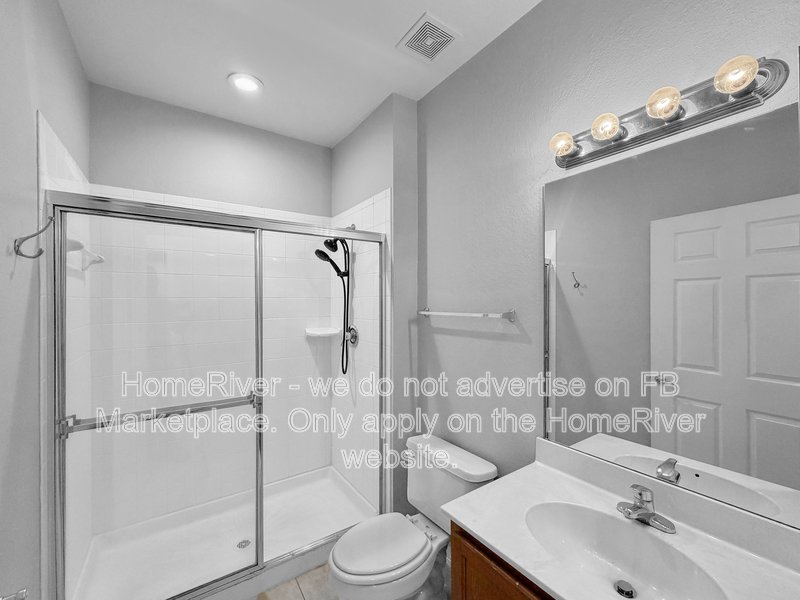 Guard Gated Community!!! 2532 Grand Central Pkwy Apt 4-16 property image