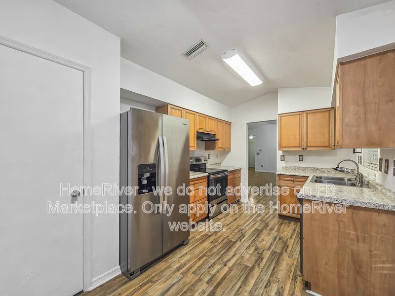 Apply Today!!! 4325 NE 3RD CT, property image