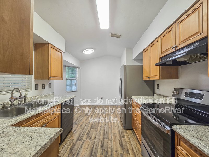 Apply Today!!! 4325 NE 3RD CT, property image