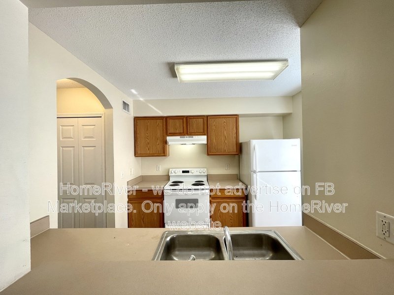 Water front &amp;amp;amp;amp; Gated Community 7344 E Bank Dr Tampa, FL 33617 property image