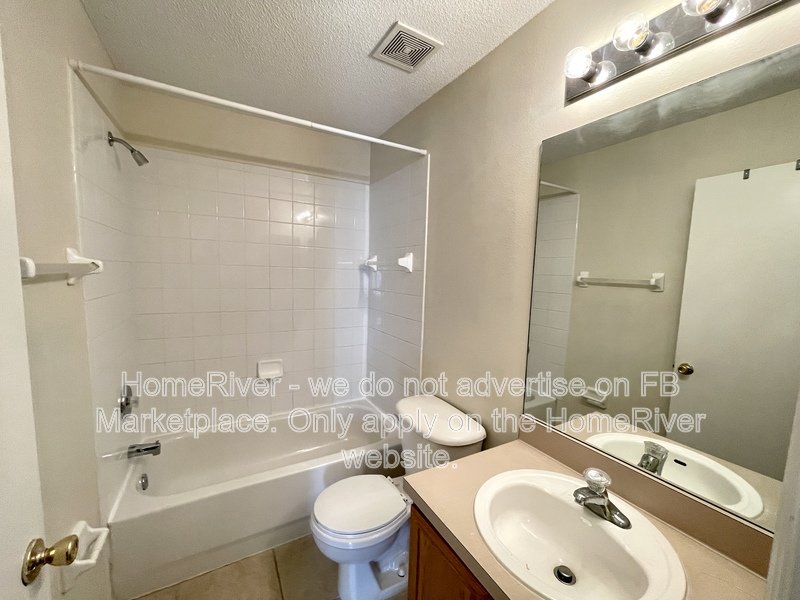 Water front &amp;amp;amp;amp; Gated Community 7344 E Bank Dr Tampa, FL 33617 property image