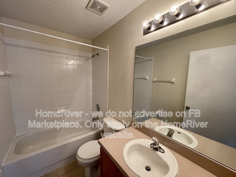 Water front &amp;amp;amp;amp; Gated Community 7344 E Bank Dr Tampa, FL 33617 property image