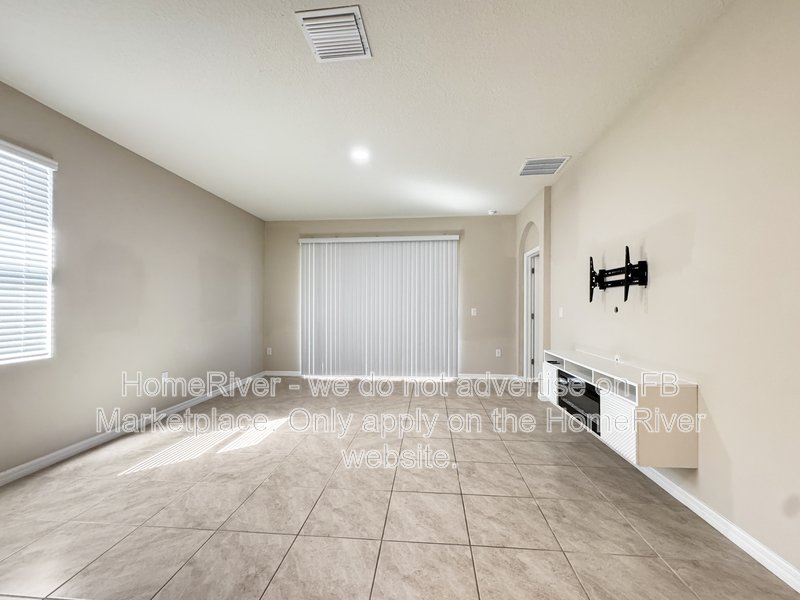 7899 STONEBROOK CIR, WESLEY CHAPEL FL 33545 property image