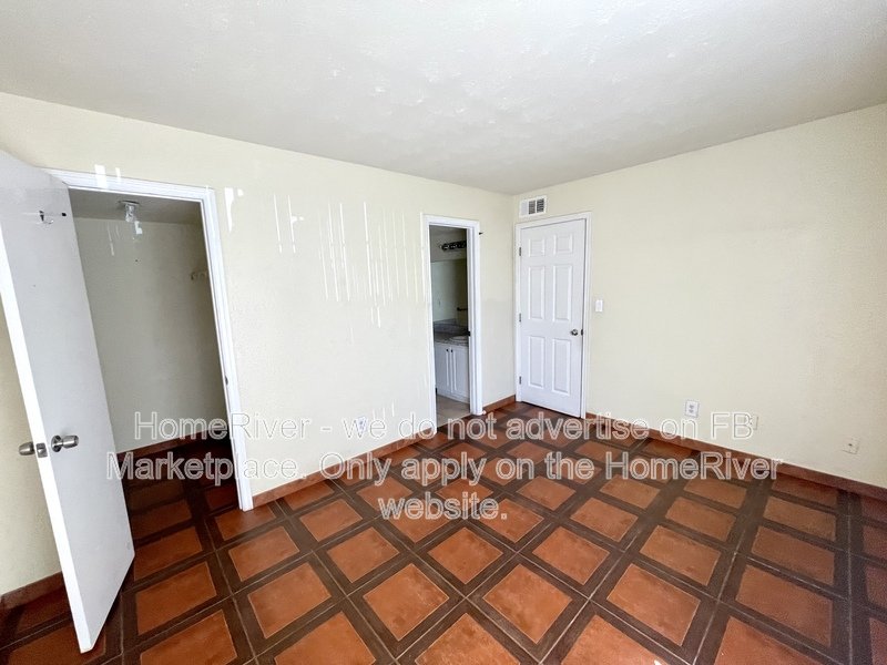 Pool ComMove In Ready! - 8517 Lincoln Cove Dr Apt 101A Tampa, FL 33614 property image
