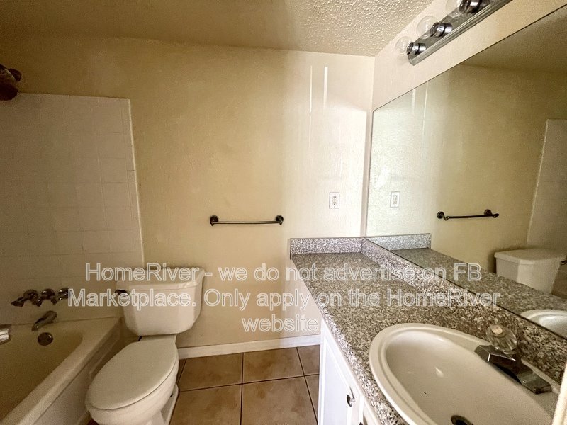 Pool ComMove In Ready! - 8517 Lincoln Cove Dr Apt 101A Tampa, FL 33614 property image