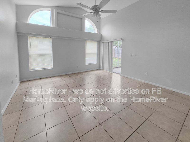 Spacious 3BR/2BA Valrico Home in Desirable Bloomingdale Area property image