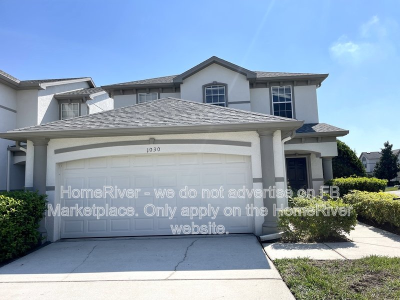 Spacious 4 bedroom home is St Petersburg property image