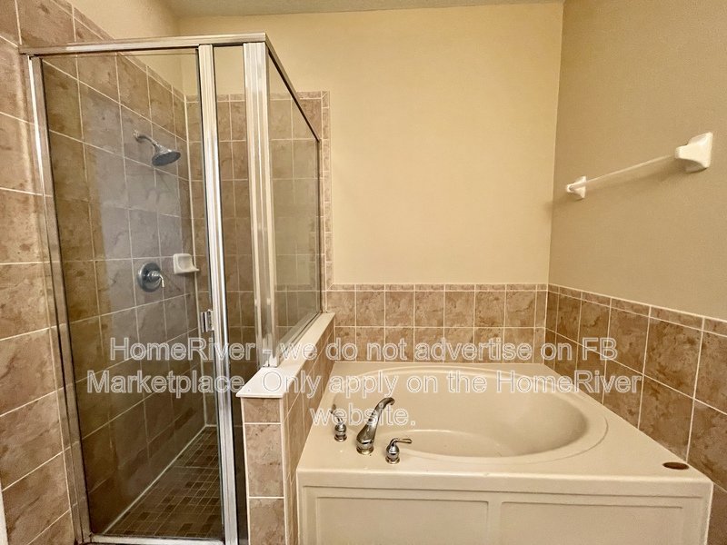 Spacious 4 bedroom home is St Petersburg property image