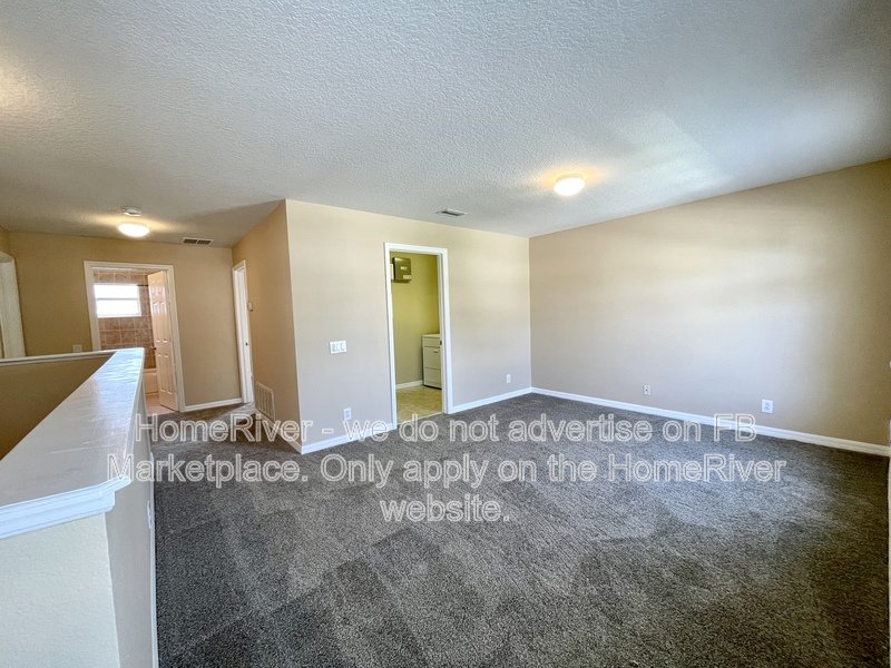 Spacious 4 bedroom home is St Petersburg property image