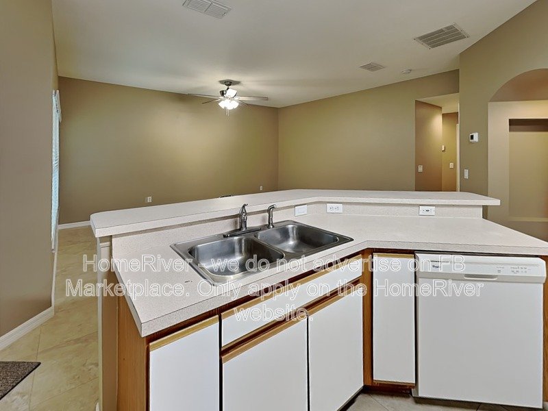 Awesome 4 Bedroom Home Available in East Orlando! property image