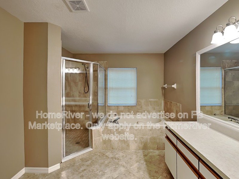 Awesome 4 Bedroom Home Available in East Orlando! property image