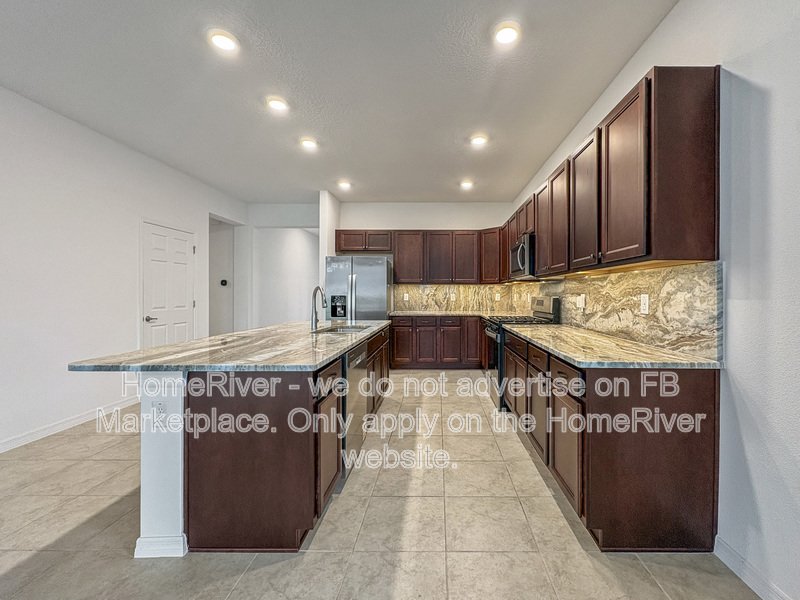 CHECK THIS ONE OUT! 5842 SW 76TH CT property image