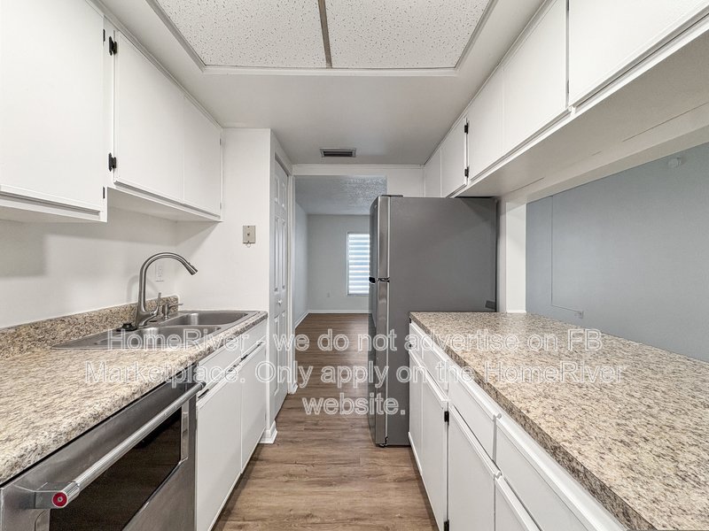 Move-in Ready! 1570 SE 27TH ST APT H, property image
