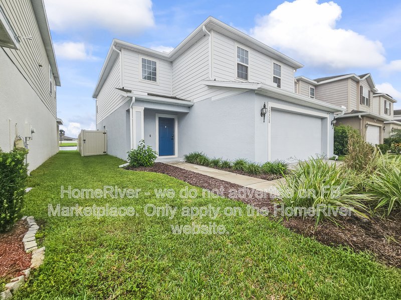 Spacious | Loft | Water View| Community Pool property image