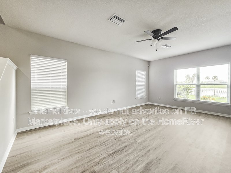 Spacious | Loft | Water View| Community Pool property image