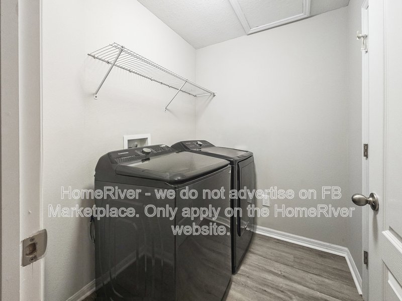 Spacious | Loft | Water View| Community Pool property image