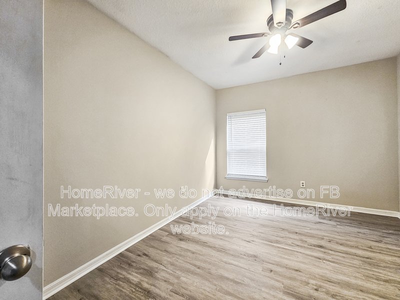 Spacious | Loft | Water View| Community Pool property image