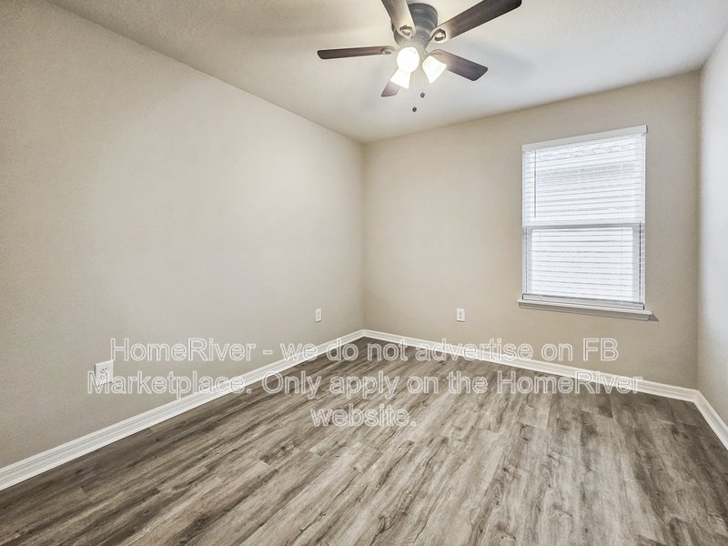 Spacious | Loft | Water View| Community Pool property image
